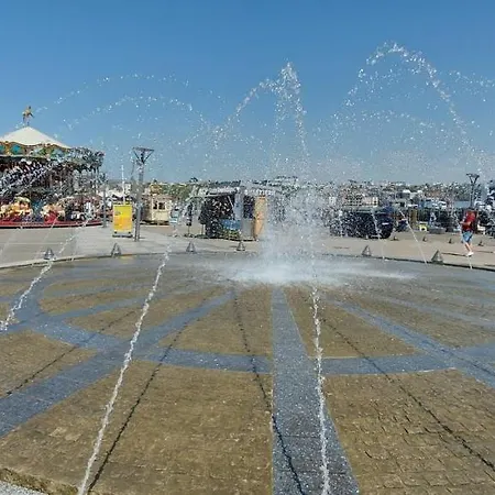 A Dieppe, Vue Et Port, Proche Centre *