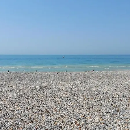 A Dieppe, Vue Et Port, Proche Centre